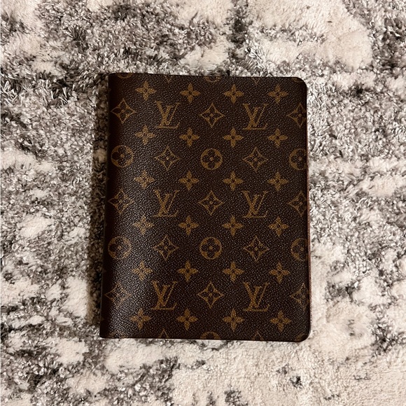 Louis Vuitton Other - Louis Vuitton Desk Agenda Cover